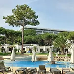 With 2 Bedrooms In Balaia, Olhos De Agua, شقة *