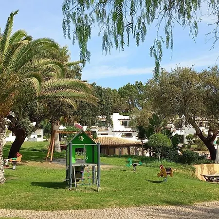 With 2 Bedrooms In Balaia, Olhos De Agua, * البوفيرا