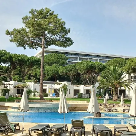 With 2 Bedrooms In Balaia, Olhos De água, Apartamento *