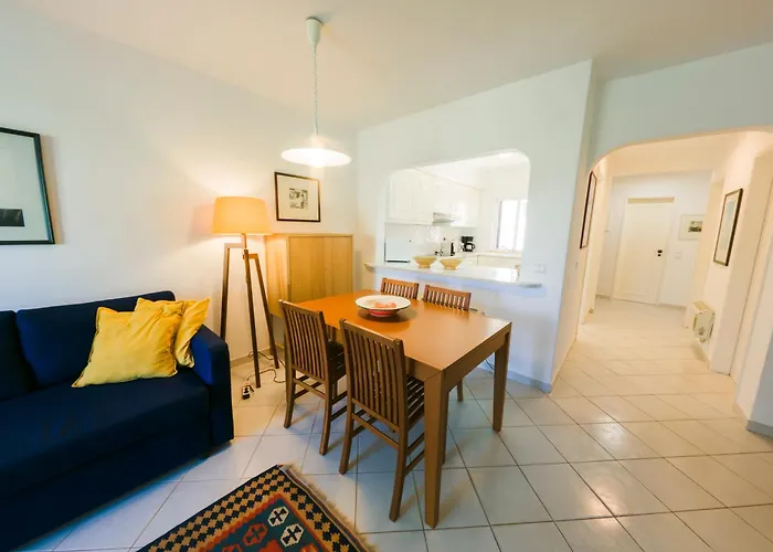 With 2 Bedrooms In Balaia, Olhos De Agua, Appartement Albufeira